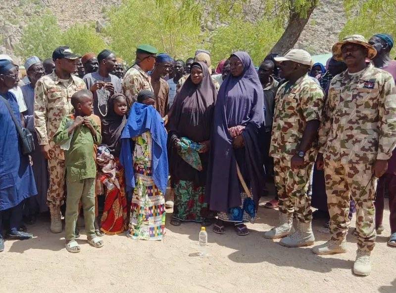 Nigeria Army troops rescue 6 Ngoshe residents abducted by Boko Haram