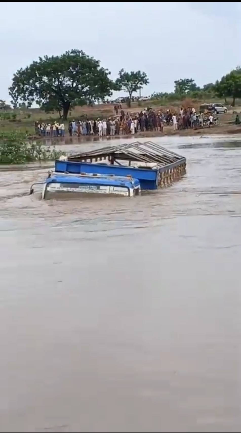 Commuters travelling along the Ilorin–Igbeti Federal Highway in Kwara State were left stranded on Mo...