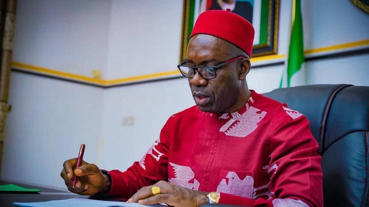 Anambra state Government bans cows, rice, other expensive gifts as condolence gifts. Also No more mi...