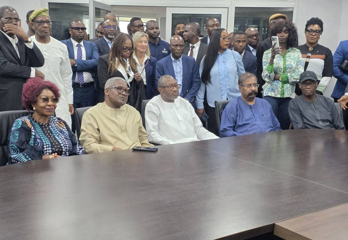 Aliko Dangote hosts Femi Otedola and First HoldCo executives at refinery