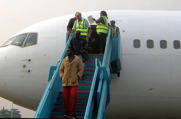Sierra Leone receives Nigerian ๐ณ๐ฌ, Ghanaian ๐ฌ๐ญ, Senegalese ๐ธ๐ณmigrants deported from United States ๐บ๐ธ