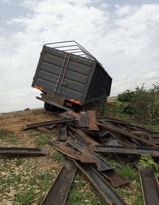 People have been caught vandalizing rail way tracks in Jos
This is so sad ๐