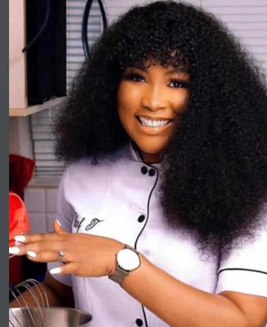 Popular Nigerian chef, Tolani Taiwo-Osikoya aka Chef T, has called out her female colleagues who dre...