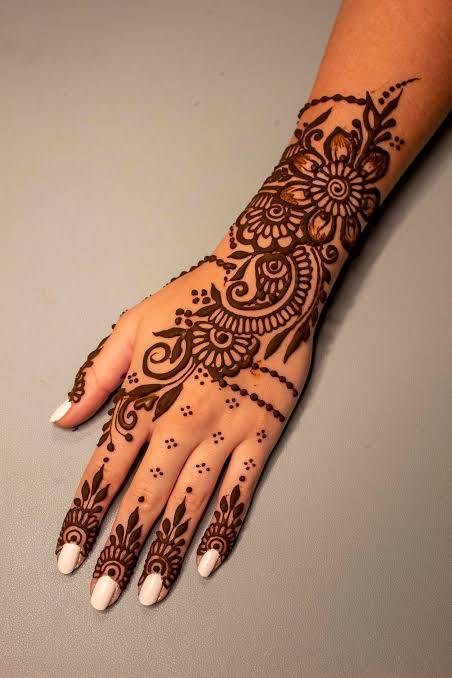 “Female prospective corps members are advised to avoid applying henna on their fingers before going...
