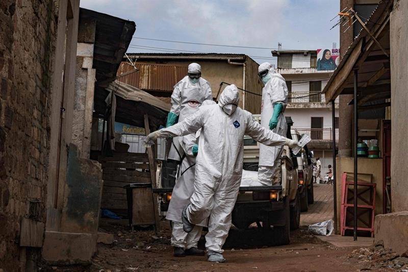Uganda shuts DR Congo border over Ebola outbreak