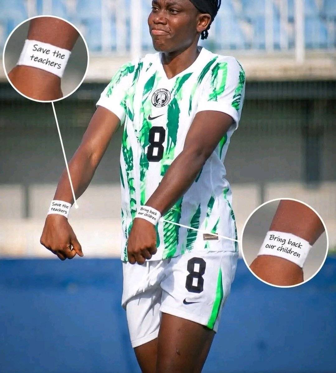 Super Falcons of Nigeria ๐ณ๐ฌ Star Asisat Oshoala has called for the safe return of the abducted schoo...