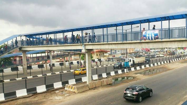 The Federal Government begins the construction of five pedestrian bridges along Section Two of the L...