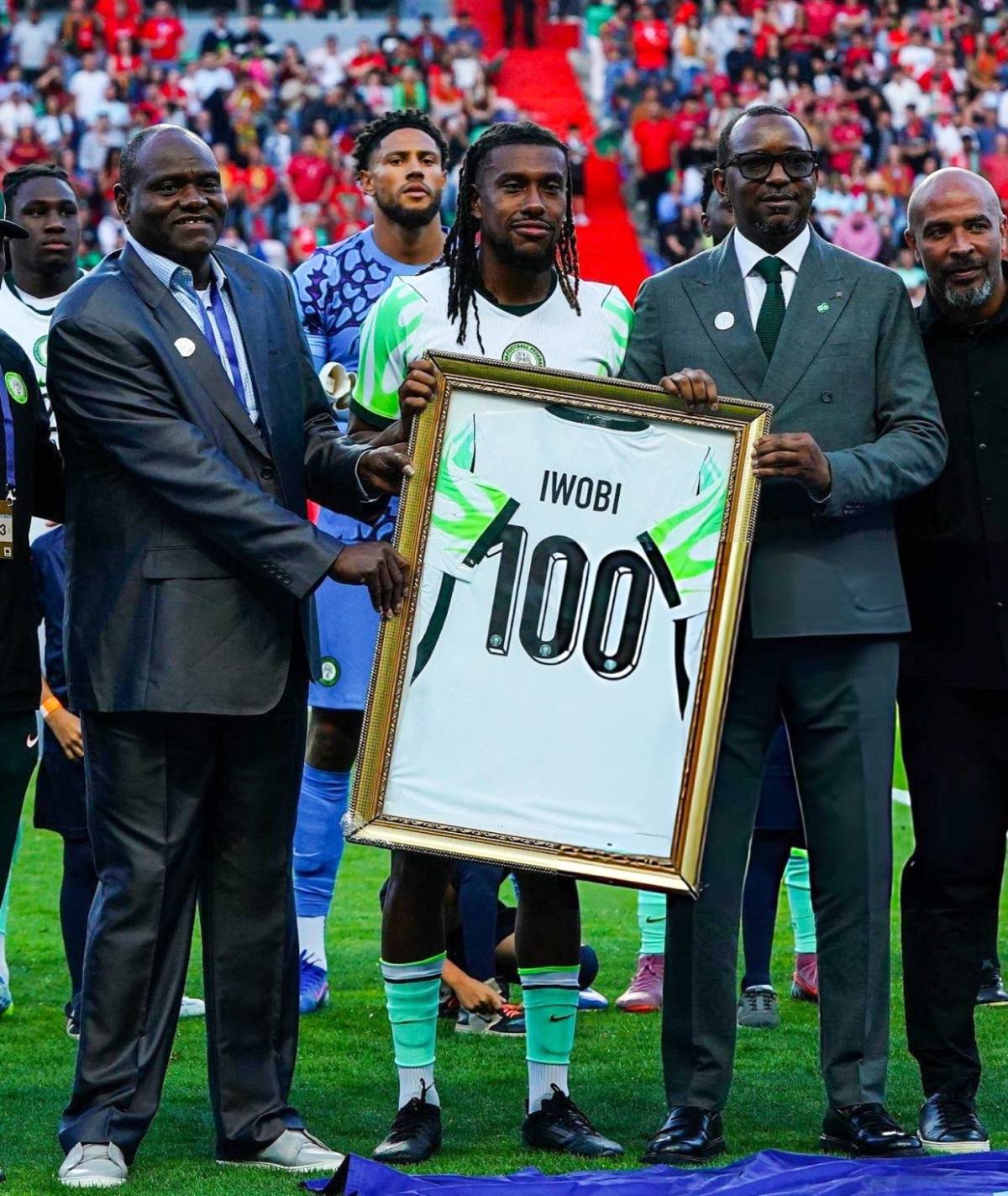 NFF celebrated Alex Iwobi’s 100th appearance for Nigeria 🇳🇬 by honoring him with a commemorative fr...