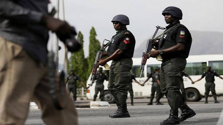 Two members of the bandits’ gang terrorising residents of Abuja have been shot dead.
CP Ahmed Moha...