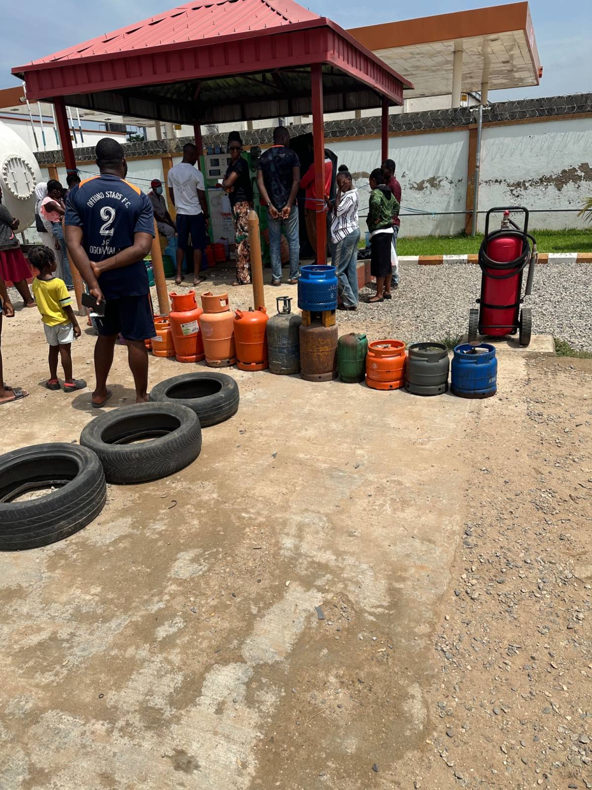 Queues Return to cooking gas filling stations in Abuja as scarcity of cooking gas hit the city amids...