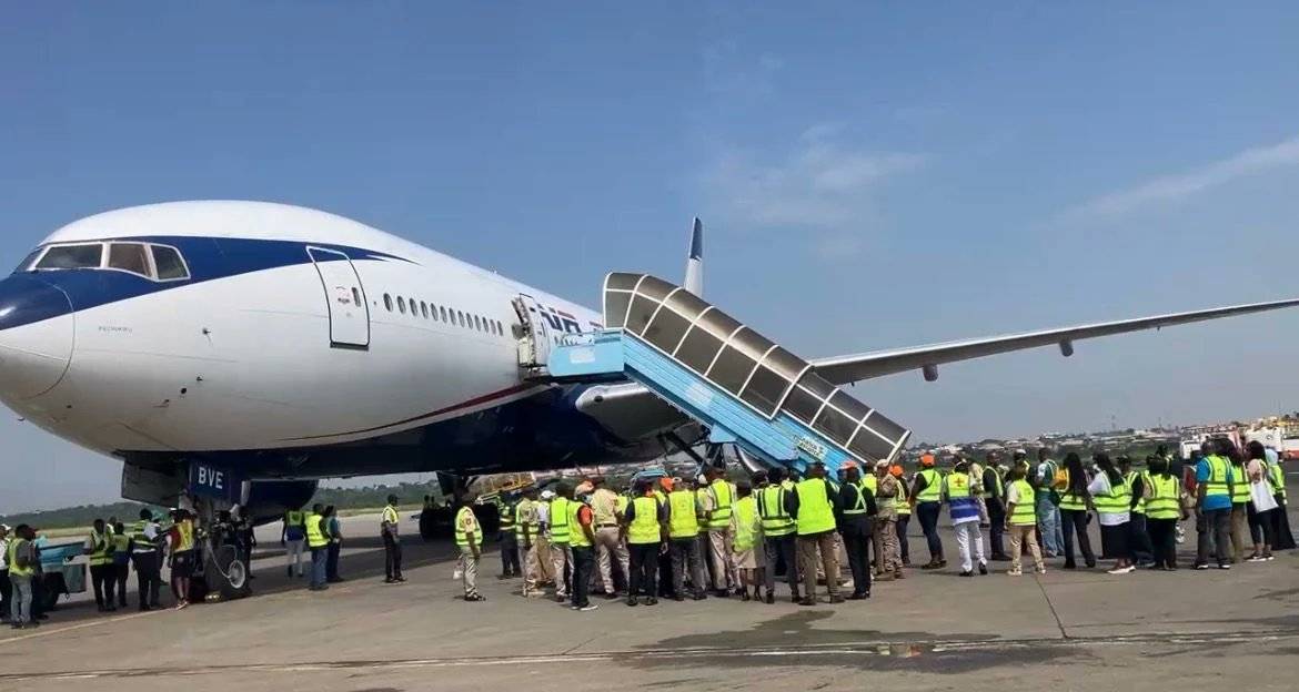 Evacuated Nigerians from South Africa, imo state indigenes get N1 million from Imo state government...