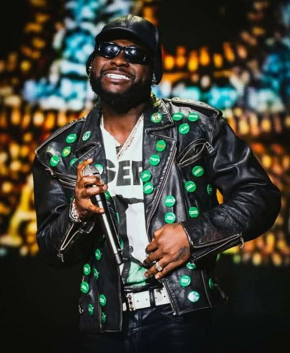 Nigerians must not stay silent on insecurity.

~  Davido tells Rarara