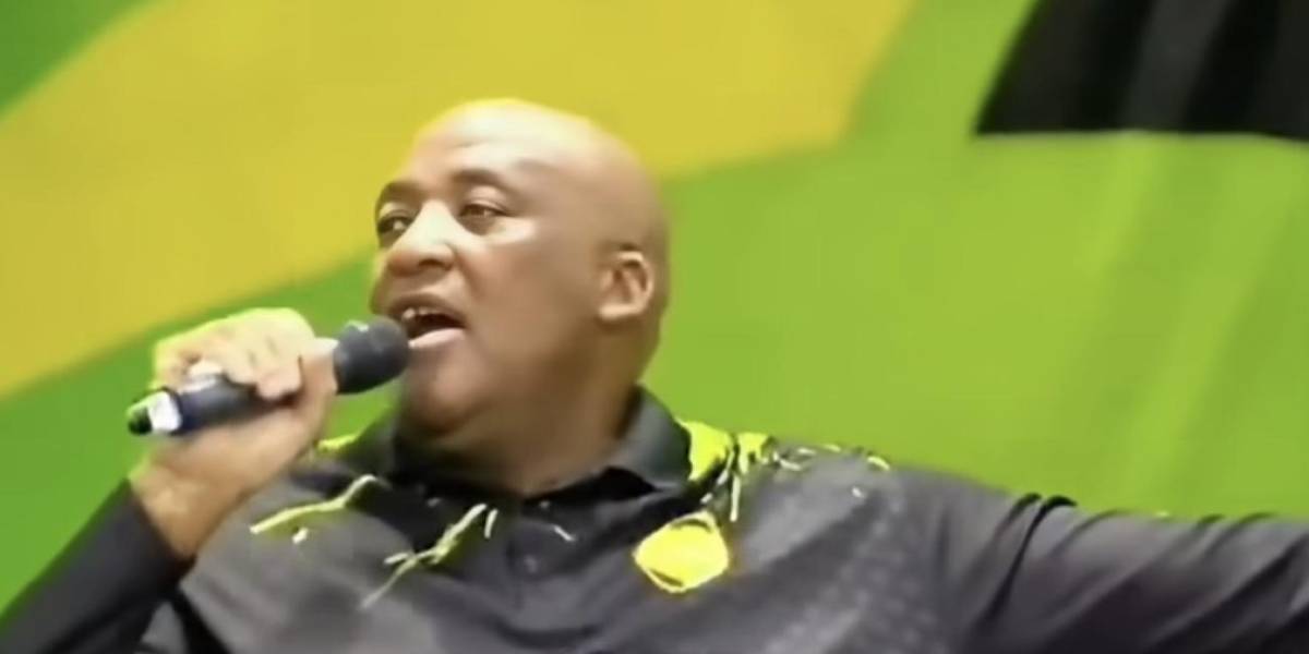 A Nigerian human rights activist, Francis Nwapa, has called for South Africa’s Minister of Sport, Ar...