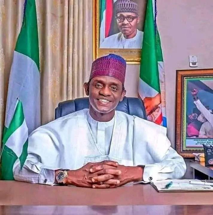 The Yobe State Government has signed contracts for three major road projects as part of efforts to i...