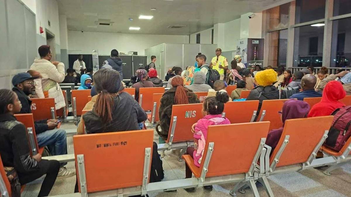 THE Federal Government has received 66 more stranded Nigerians who arrived from South Africa followi...