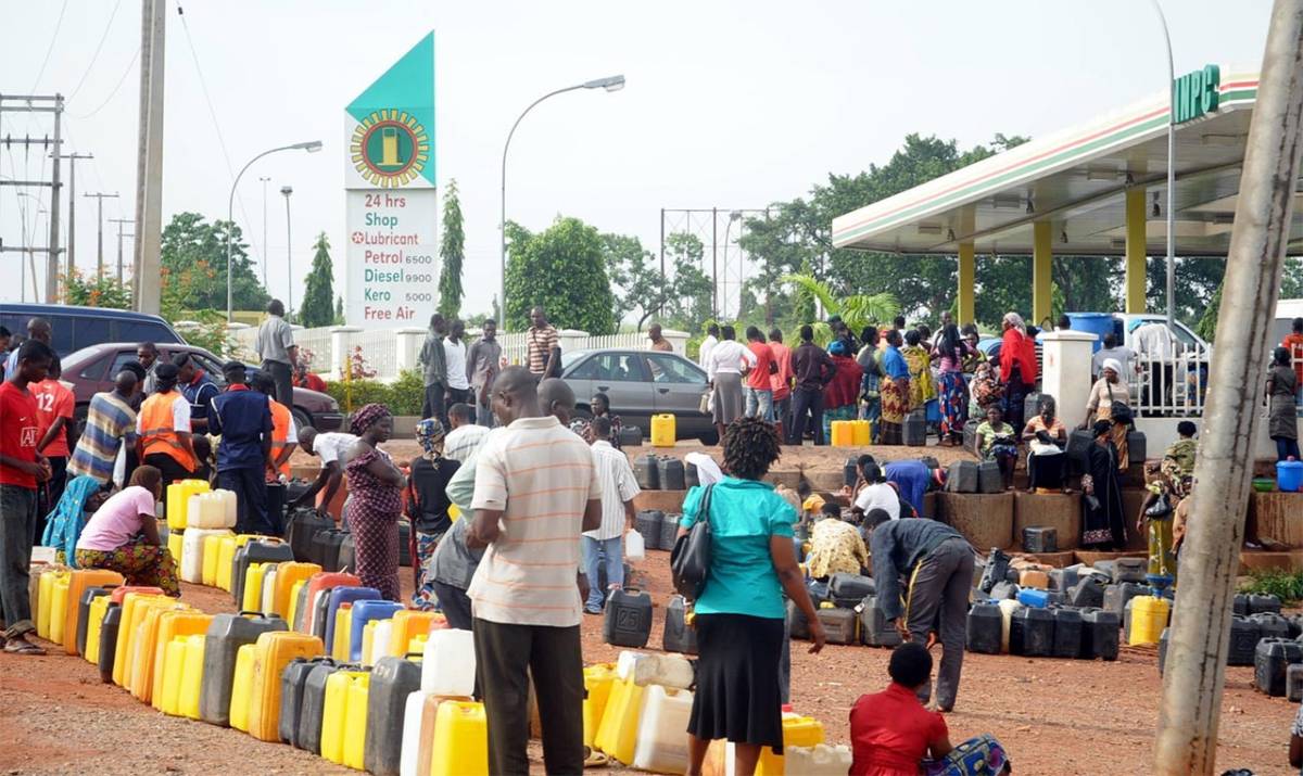 Nigerians are Demanding Fuel ⛽️ Price Cut