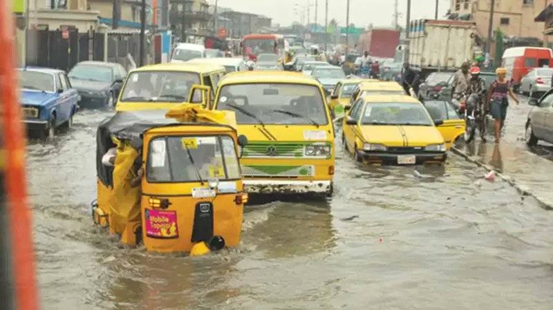 Motorists and commuters stranded as floods submerge Lagos State roads