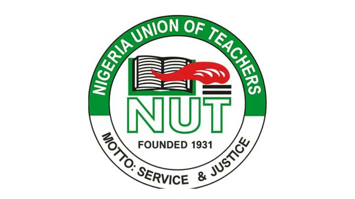 The Nigerian Union of Teachers (NUT) has suspended the indefinite strike in Oyo state following a di...
