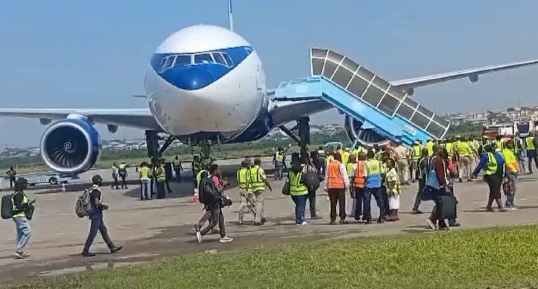 More Nigerians π³π¬ To Leave South Africa πΏπ¦ On Tuesday and return home.
~ Federal Government