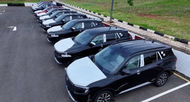 Anambra State Government has presented brand-new Sport Utility Vehicles (SUVs) to ten judges, ensuri...