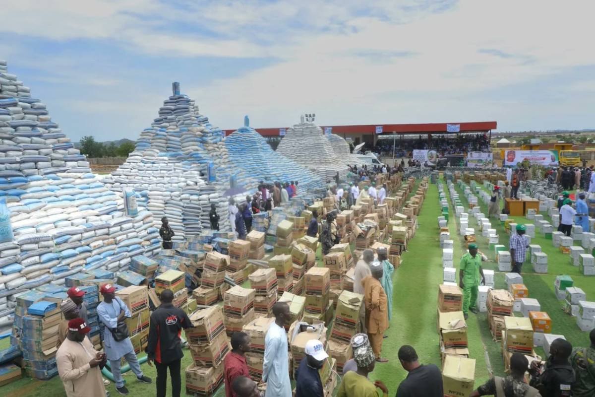 Borno subsidises fertiliser by 50%, distributes free farm inputs to 120,000 farmers