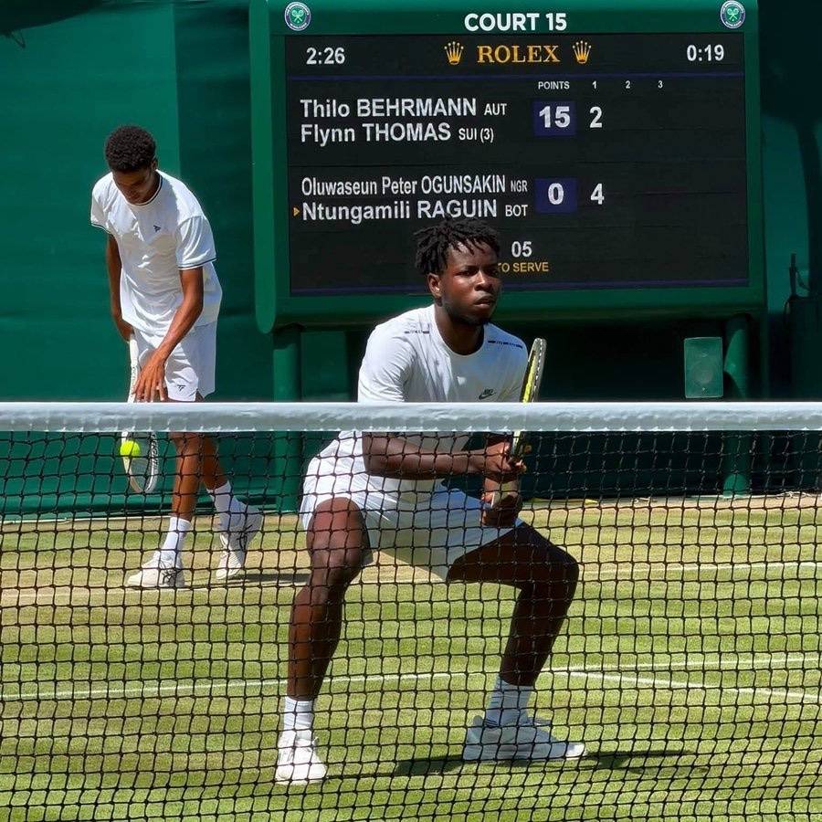 Nigeria's๐ณ๐ฌ Oluwaseun Ogunsakin and Botswana's Ntungamili Raguin reached the Semi Finals of the Boys...