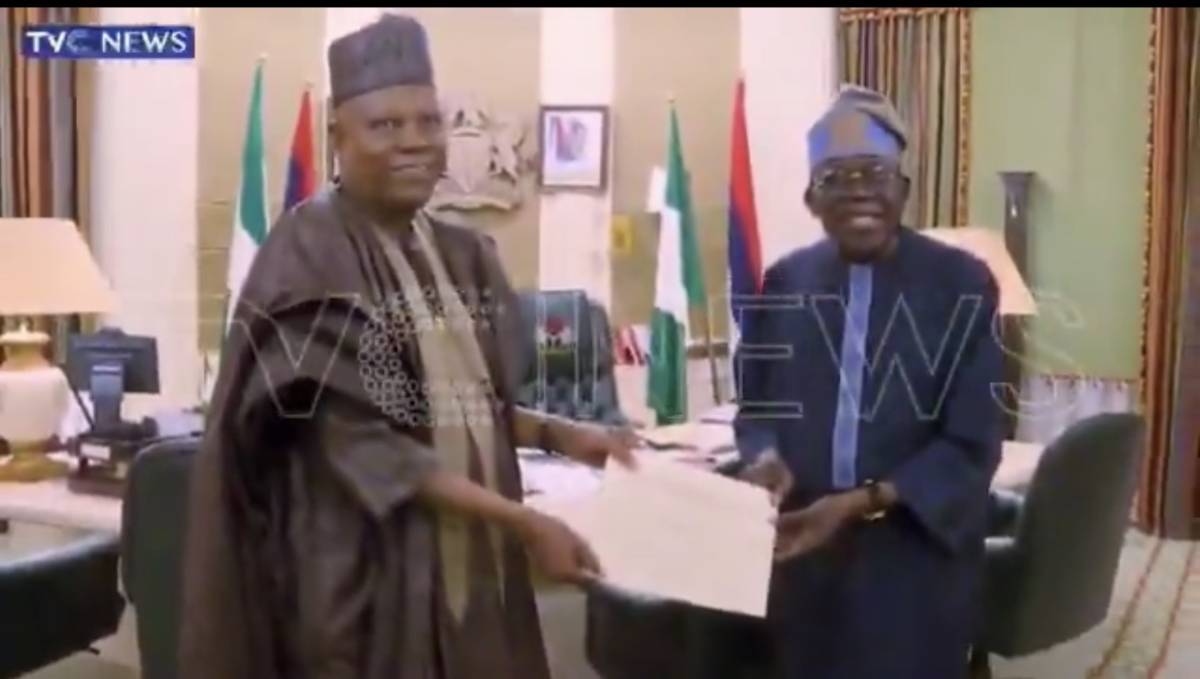 President Bola Tinubu has officially presented Vice President Kashim Shettima with his certificate a...