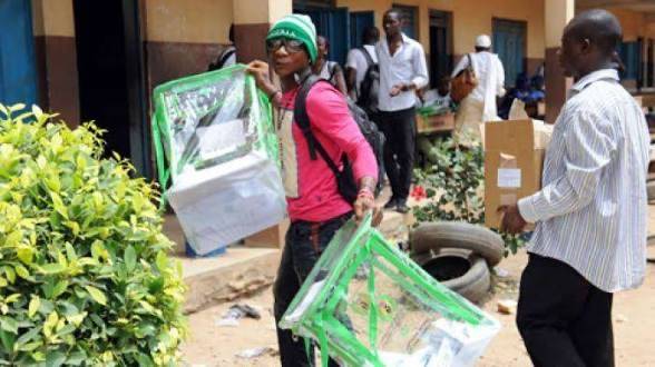 Some suspected hoodlums reportedly stormed a Permanent Voter Card distribution centre at Oyinlola DC...