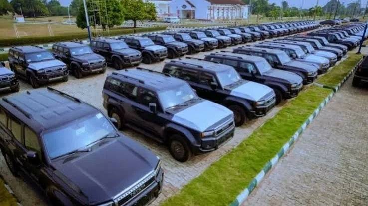 The Federal Government has earmarked N962.83bn for the procurement of Sport Utility Vehicles and emp...