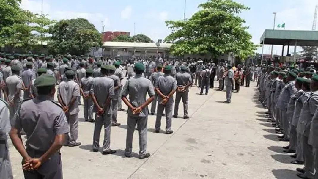 Members of the Association of Nigerian Licensed Customs Agents (ANLCA) have threatened to stage a pr...