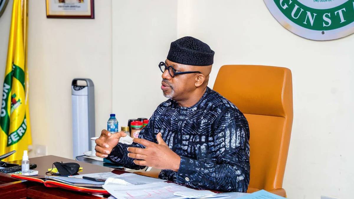 The Ogun State Executive Council has approved the construction of 450 housing units, new official qu...