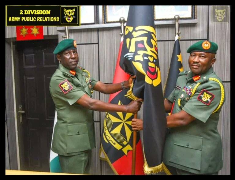 Army appoints new GOC of 2 Division in Oyo State
Major General Auwalu Mahmuda on Monday assumed du...