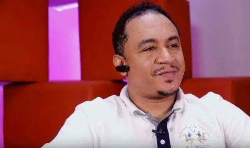 Celebrities, not billionaires, sprayed fake notes at Peller’s wedding.
~ Daddy Freeze says