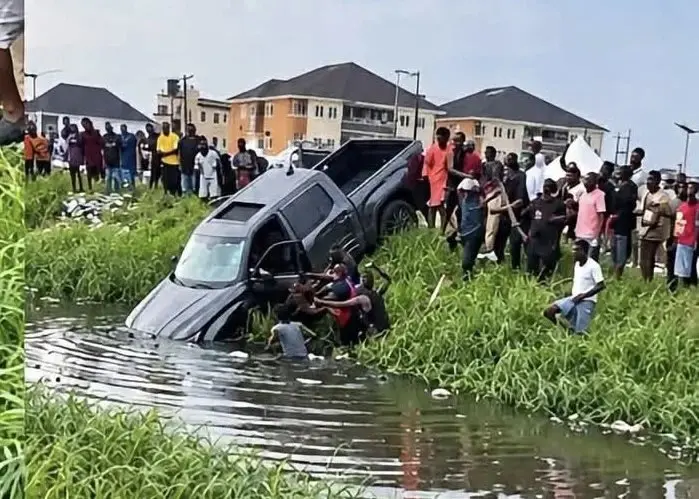 Car dealer, Chima Edmund, has accused the Lagos State Police Command of releasing a man seen in vira...