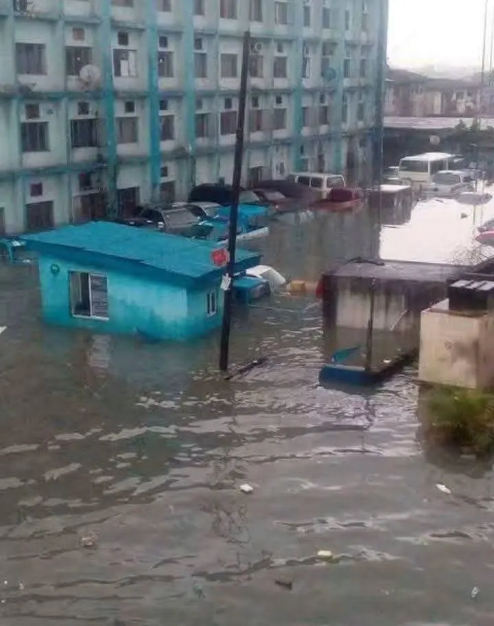 Omo see flood oooo ... Who can tell the city ...?