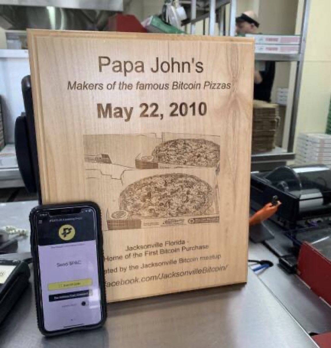 On this day in 2010: 10,000 Bitcoin were used to buy two pizzas.
Today, they’d be worth $765 millio...