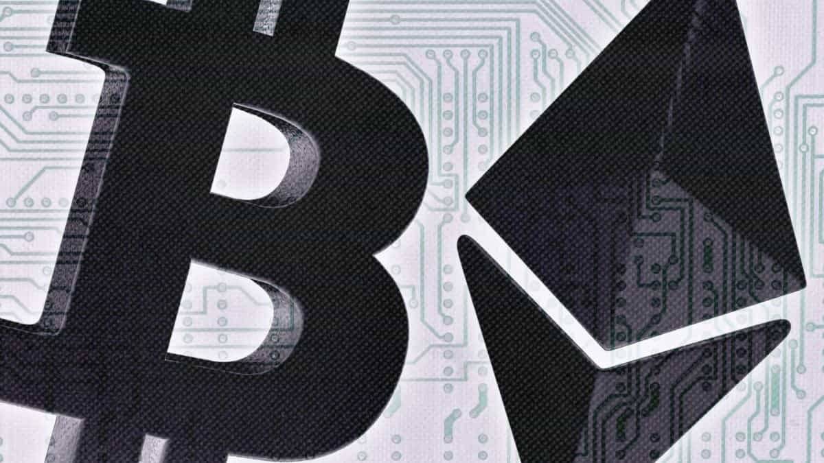❕ Spot BTC ETFs shed $1.26B in worst week since late January as ether funds see 10-day outflow stre...