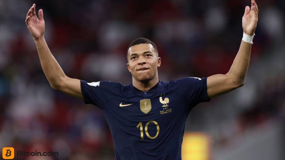 Dembele Slams "Unfair" Scrutiny of France Captain Kylian Mbappe Ahead of World Cup
Paris Saint-Germ...