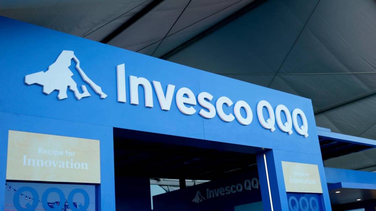 Invesco is moving deeper into tokenized stablecoin infrastructure.
The $2.5T asset manager filed to...