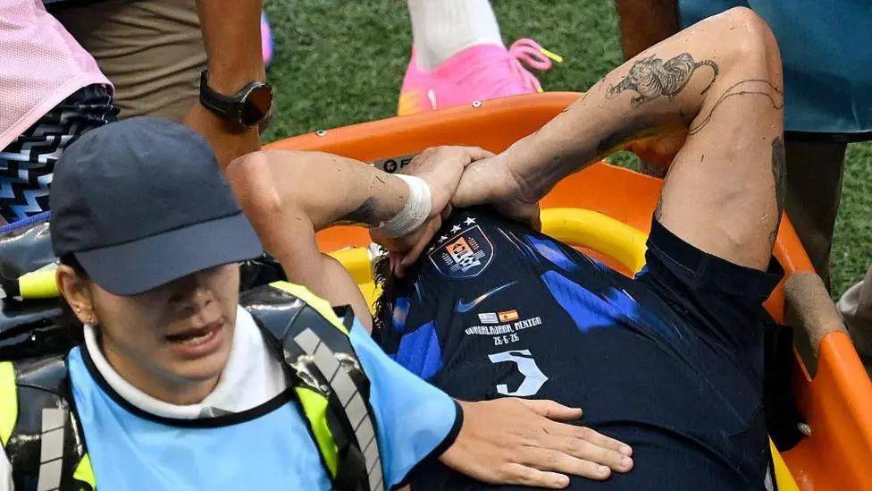 How Ugarte's injury reshapes United's multi-million midfield rebuild
With Ugarte sidelined for mont...