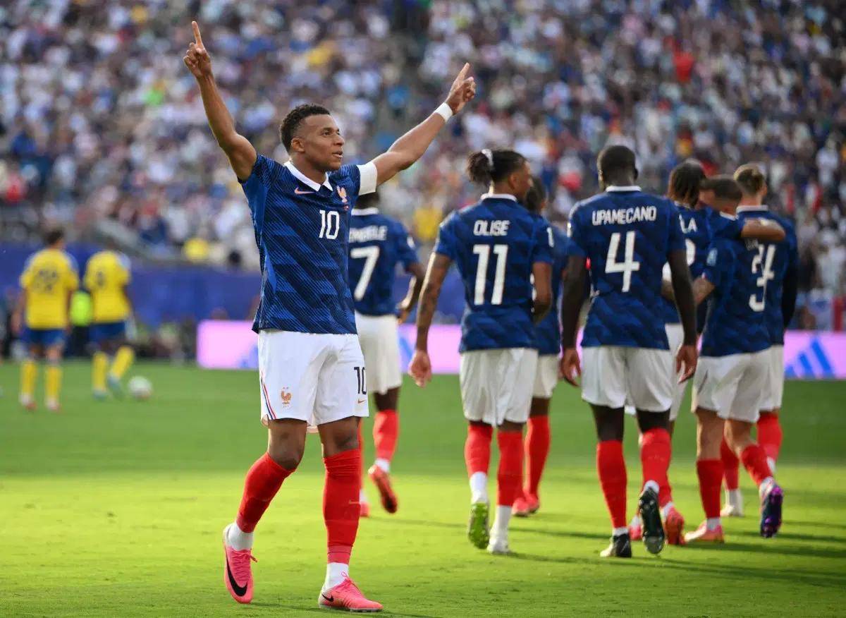 1998 REPLAY: France set up high-stakes Paraguay clash in Round of 16
France's convincing 3-0 win of...