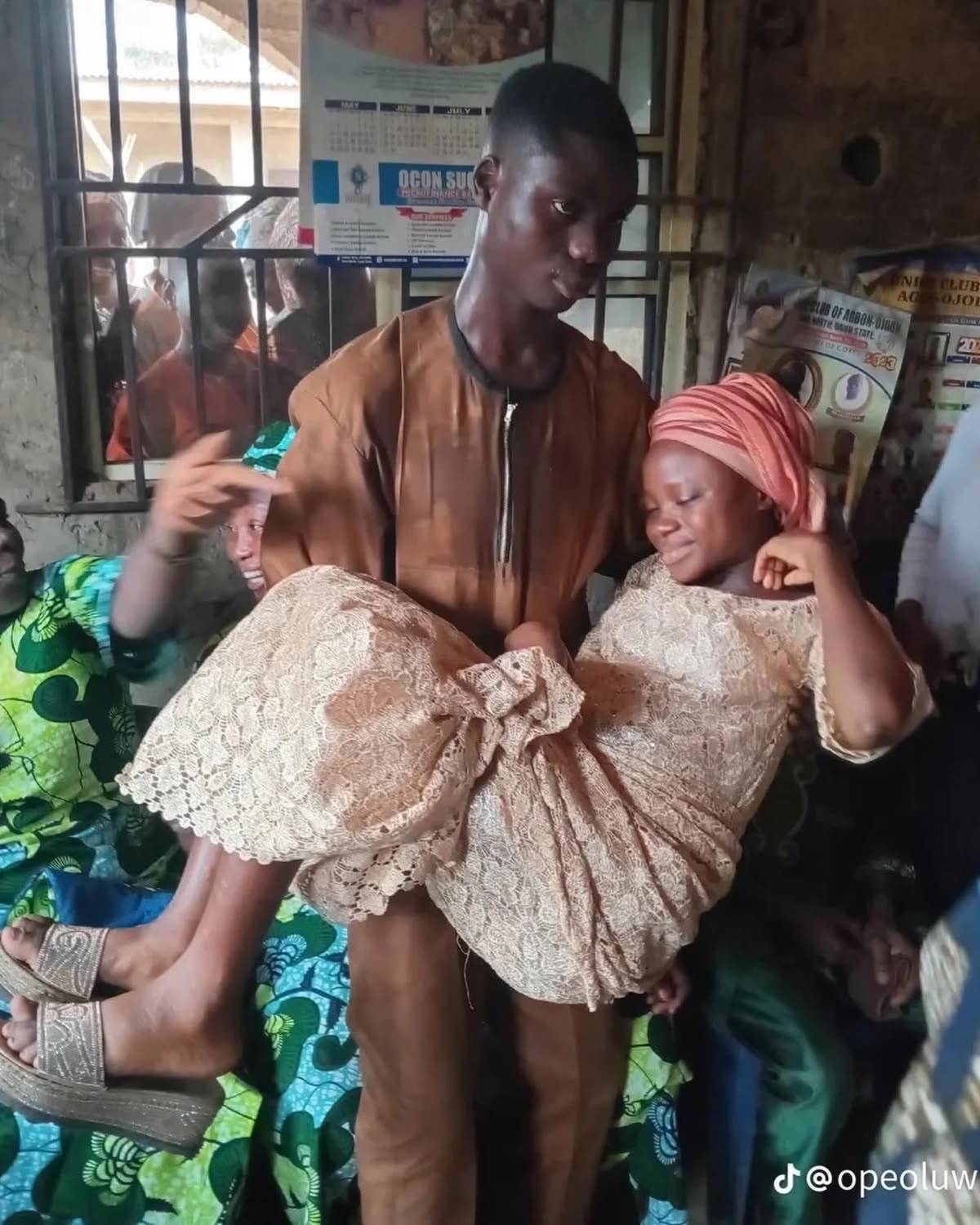 Only son Dey always see shege just to maintain the family heritage ๐