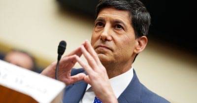 ๐ New Fed Chair Warsh Signals Prolonged Tight Monetary Policy
Kevin Warsh, the new Federal Reserve...