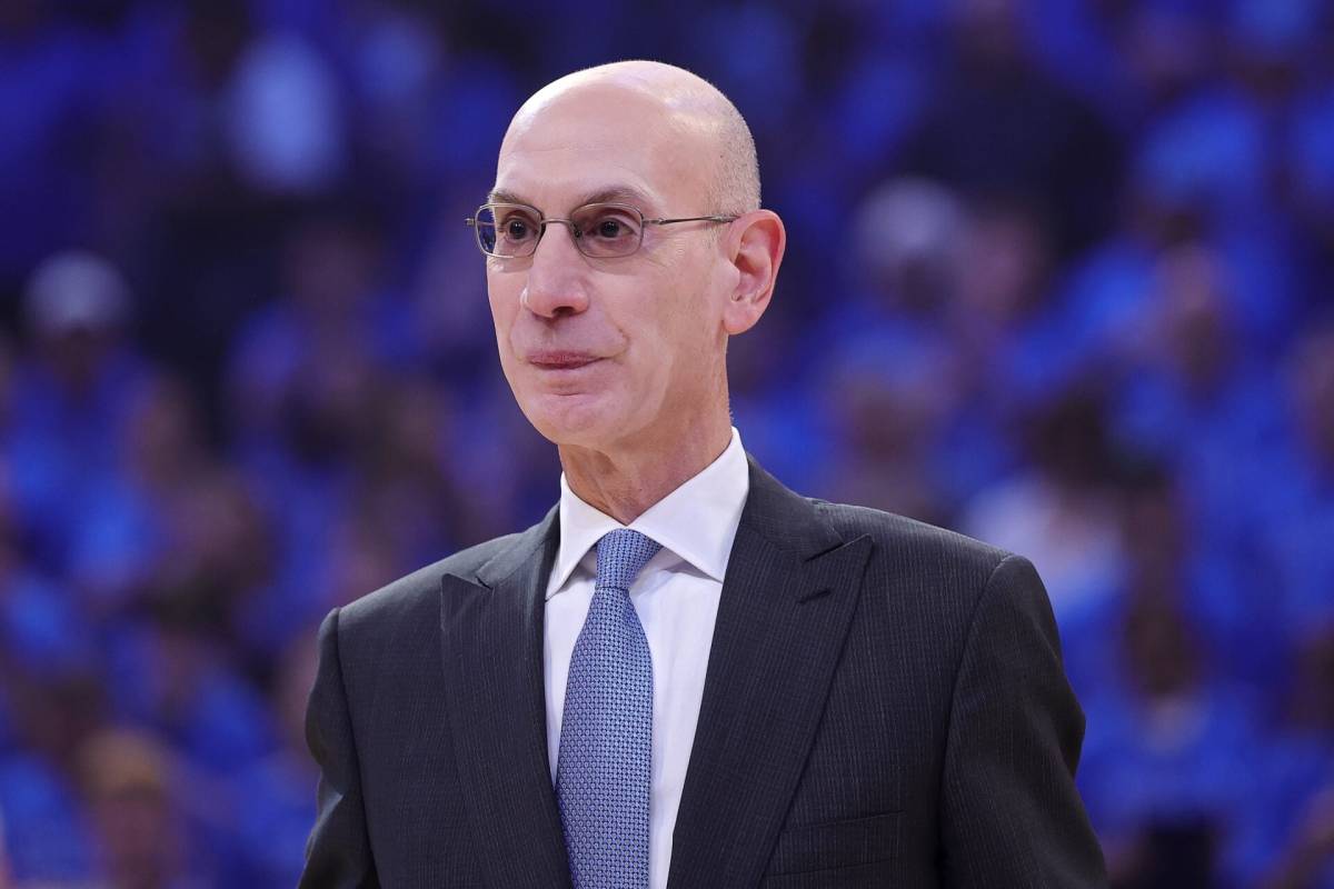 Adam Silver's Scheduling Rule Blamed for LeBron Free Agency Delay
The NBA world is waiting to learn...