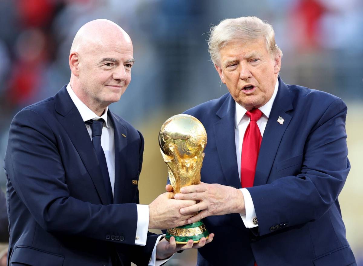 ๐ FIFA pays out record $871m at 2026 World Cup
FIFA distributed a record $871 million to the 48 pa...
