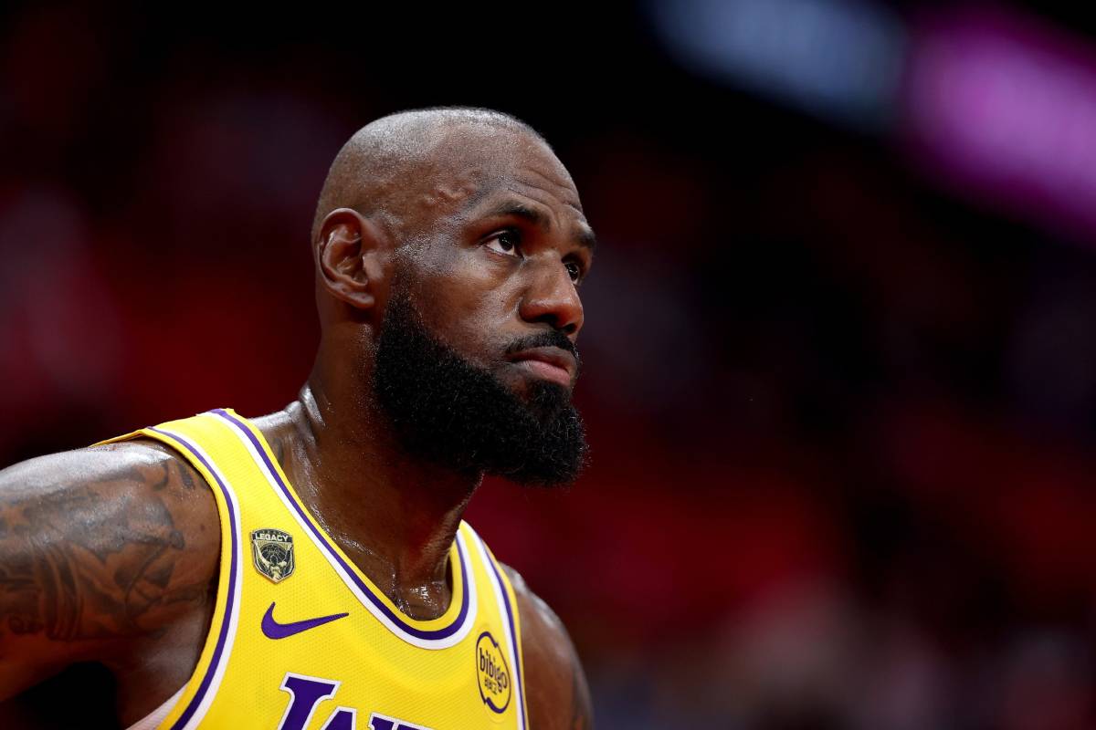 LeBron James Signs With Philadelphia 76ers for Record 24th NBA Season
LeBron James has signed with...