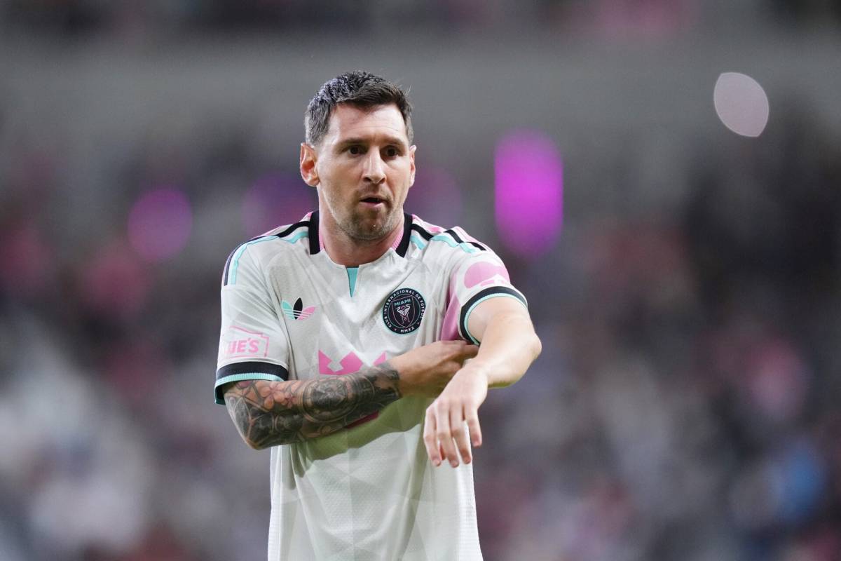 ⭐ Messi returns to Inter Miami after World Cup triumph
Lionel Messi made his comeback for Inter Mi...