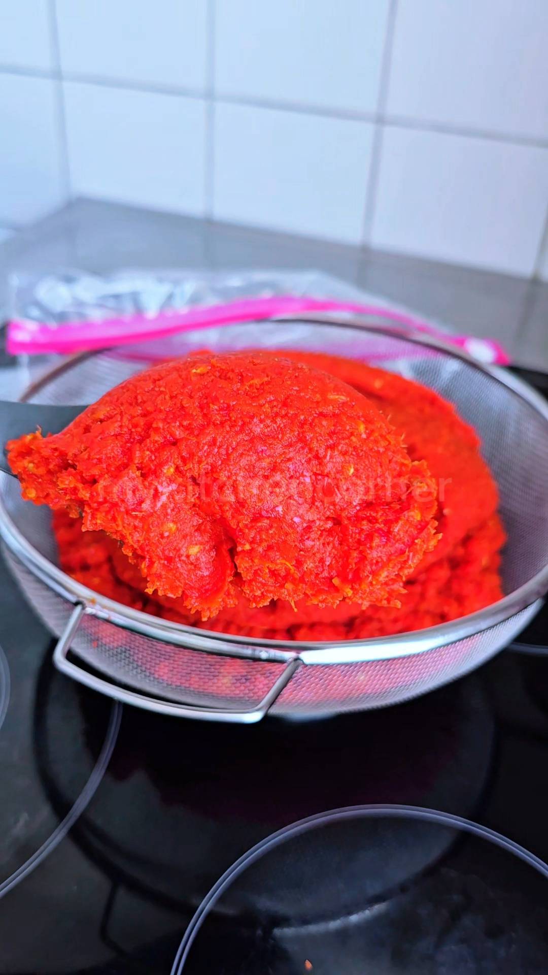Homemade tomatoe paste, no addictive, 100% organic