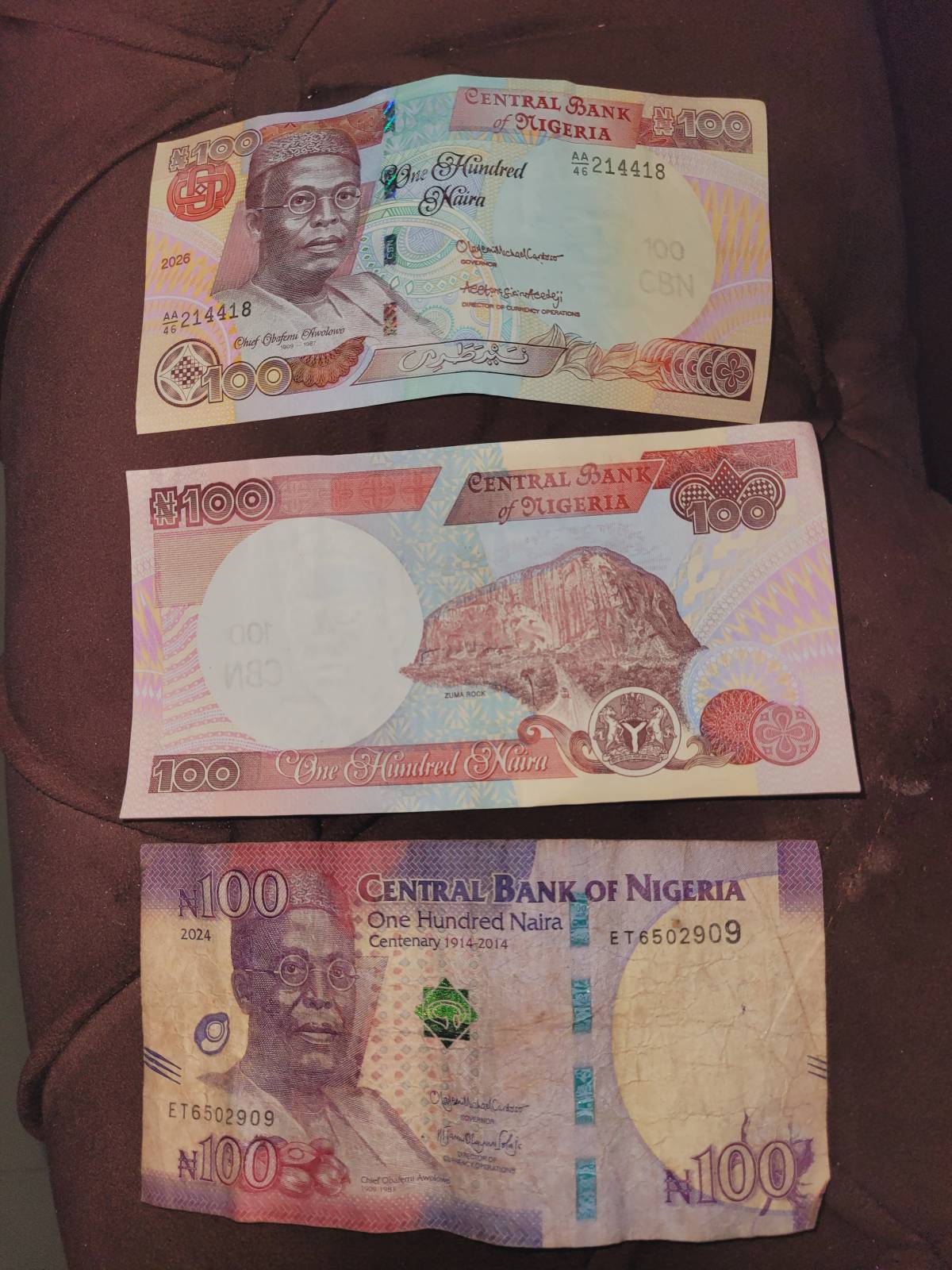 Spotted what looks like a freshly printed β¦100 note in circulation. The colors and security features...
