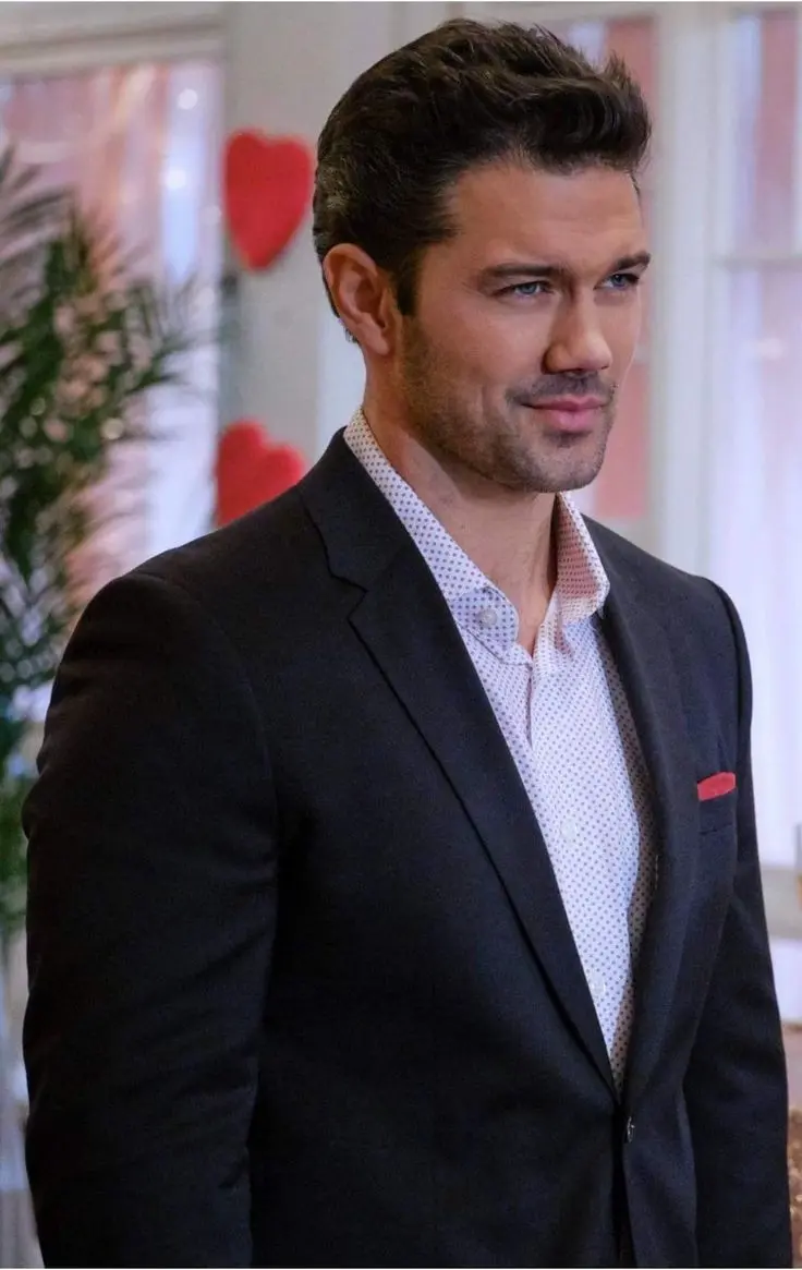 Your remarkable contributions to my Ryan Paevey Page has earned you an exclusive reward:
💵 Packages...